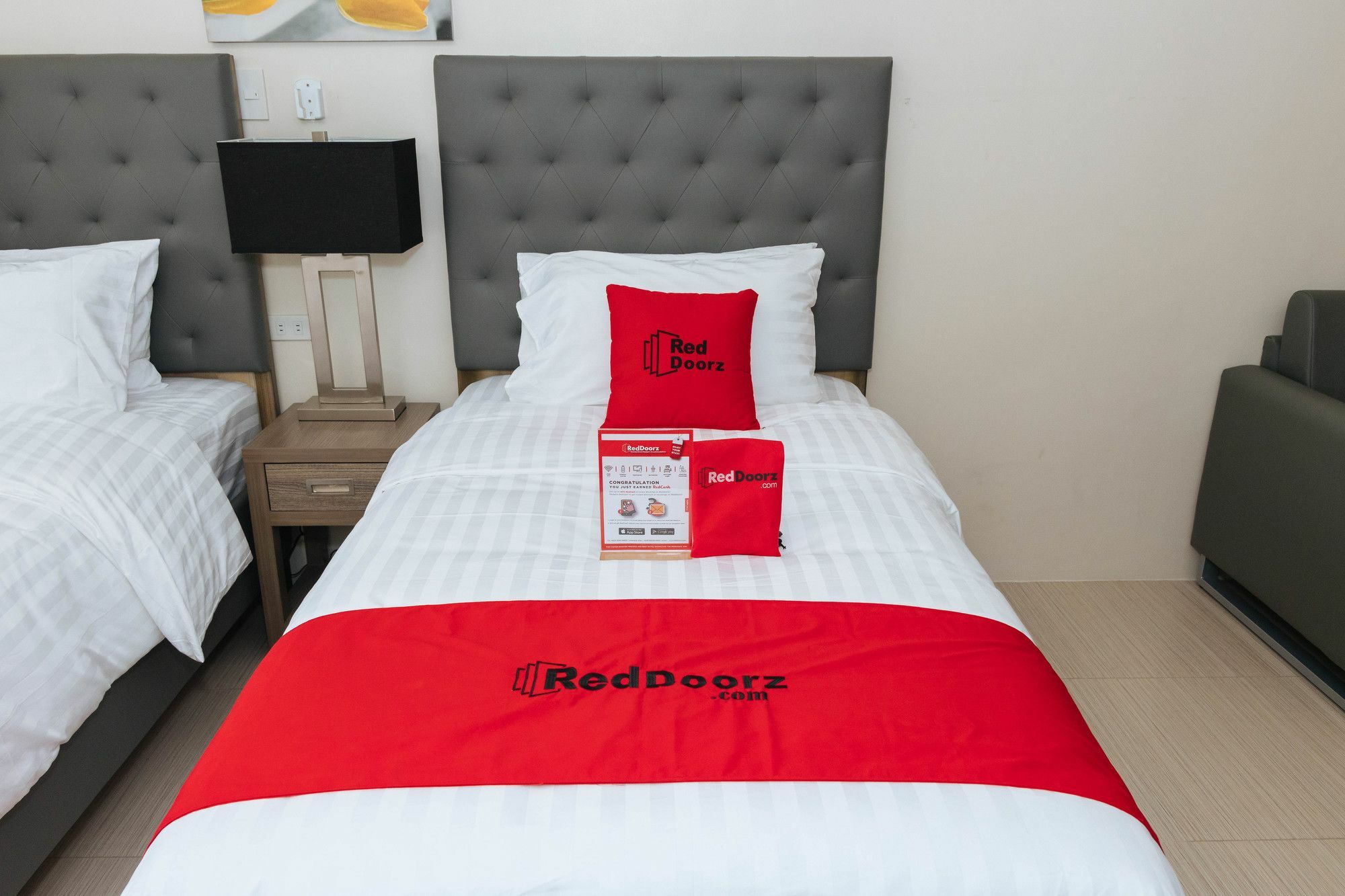 Hotel Reddoorz Premium @ Sampaloc Makati Makati City Exterior foto