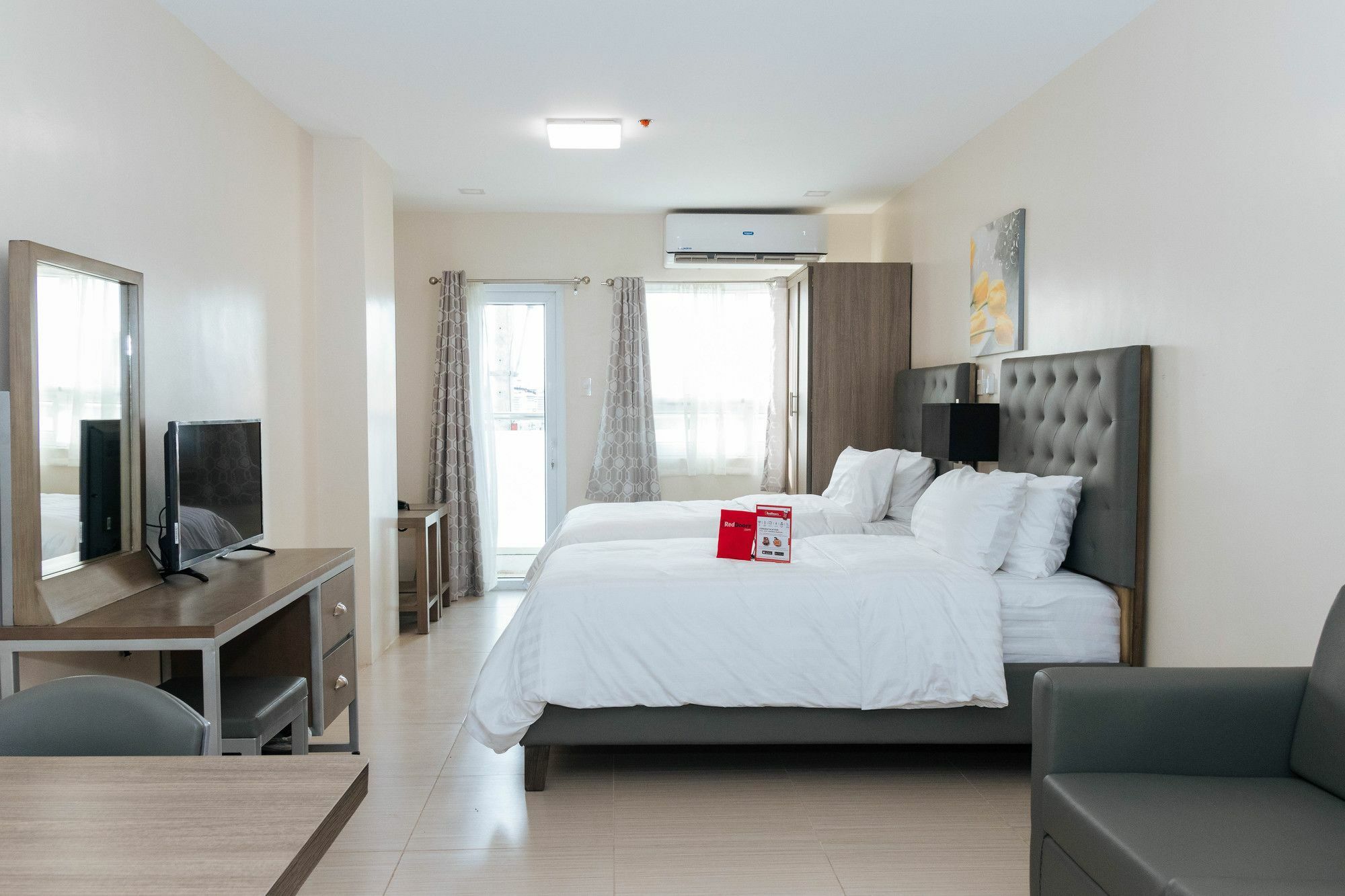 Hotel Reddoorz Premium @ Sampaloc Makati Makati City Exterior foto