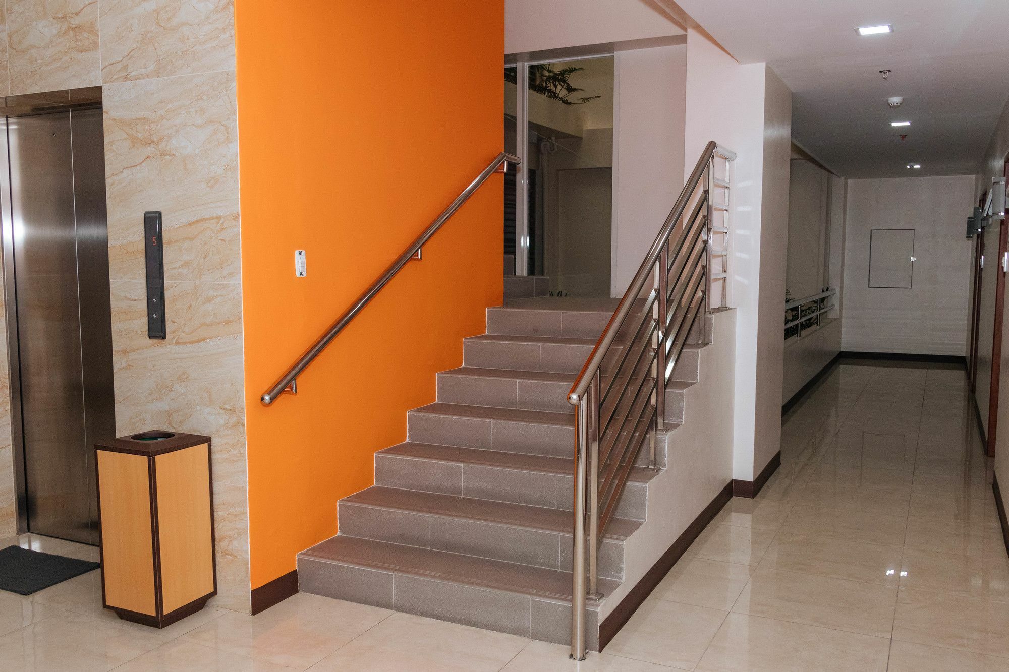 Hotel Reddoorz Premium @ Sampaloc Makati Makati City Exterior foto